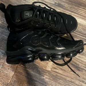Nike Black VaporMax Plus Glossy-Trim Sneakers
